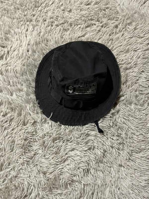 Supreme Bucket Hat Negro + Fanny Pack Waist Bag